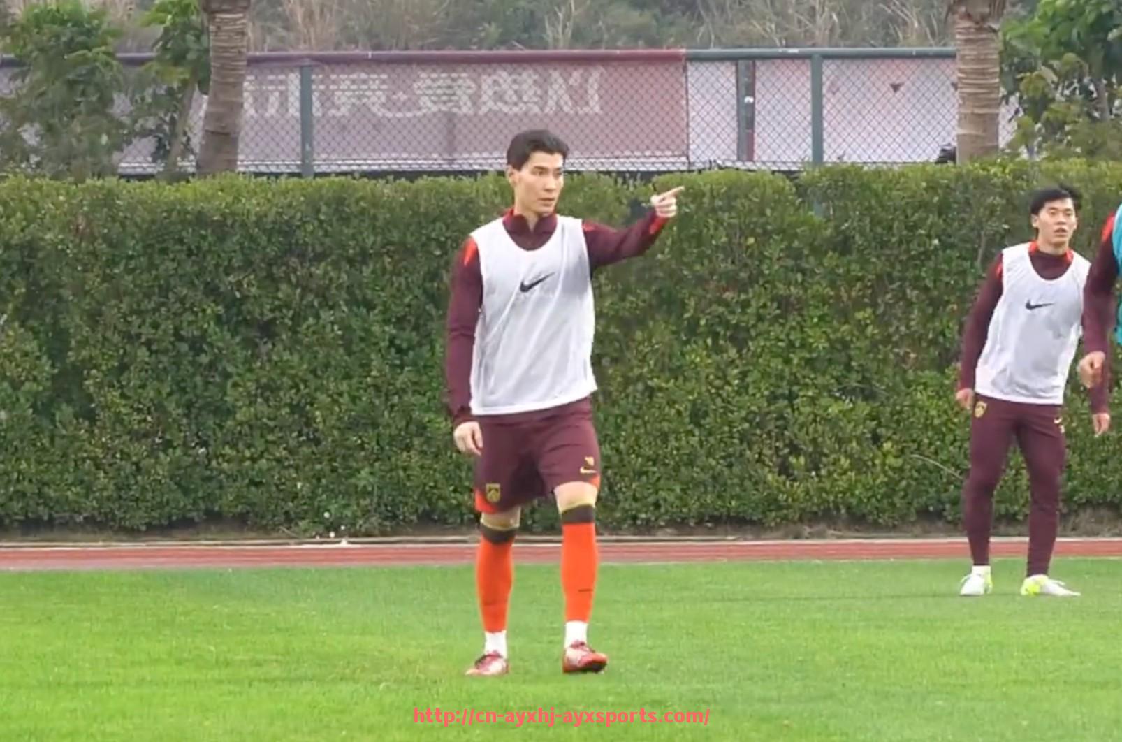 爱游戏体育-世俱杯决赛战术深度解析,冠亚军争夺中的博弈亮点