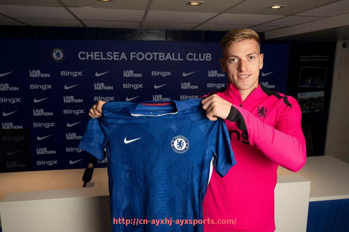 爱游戏体育-法甲赛季最佳进攻组合分析及配合默契度对得分效率的影响